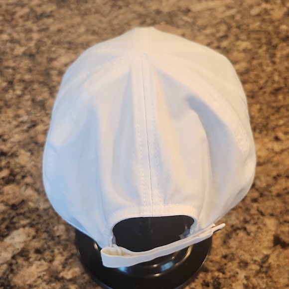 Adidas White Cap with Black Logo - Picture 3 of 3
